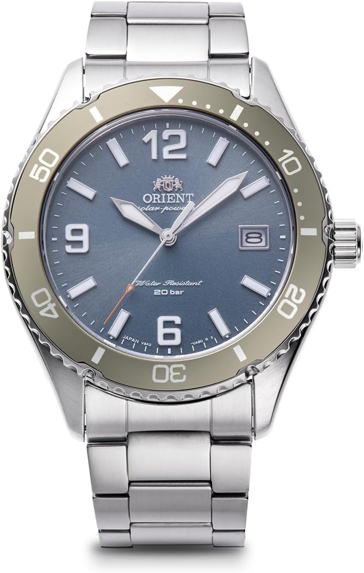 Reloj ORIENT Mako Solar RN-WJ0002L con esfera azul claro y diseño moderno
